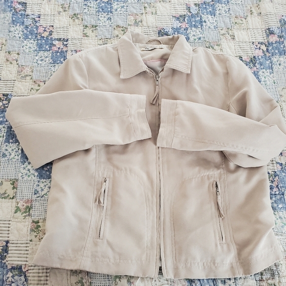 Ze-Ze Jacket - Picture 6 of 16